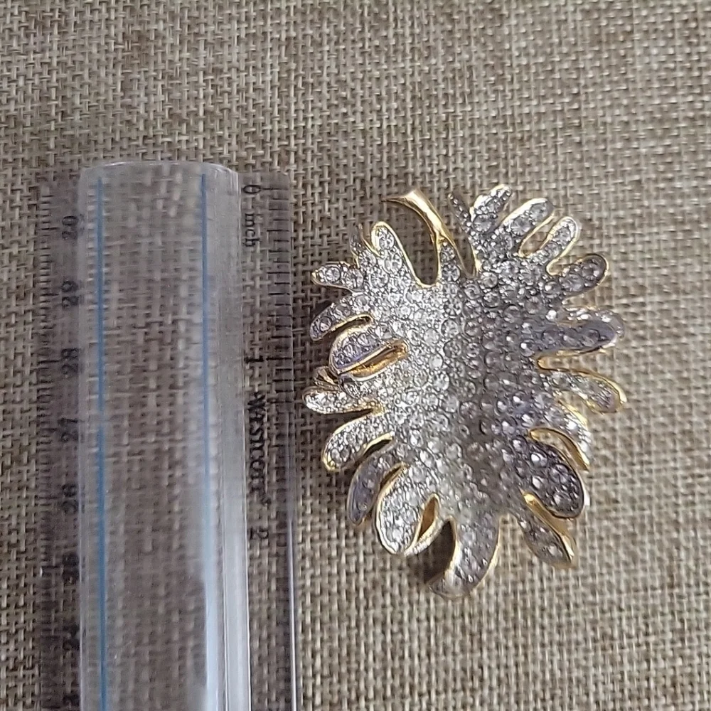 VTG Les Bernard Large Goldtone Pave Crystal Rhinestone Leaf  Brooch Signed
